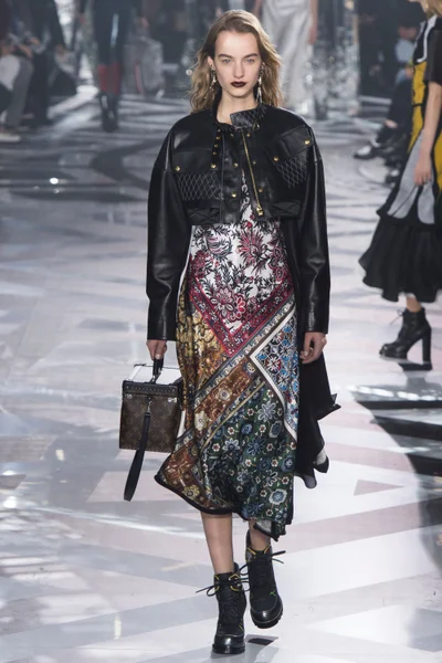 Look 29